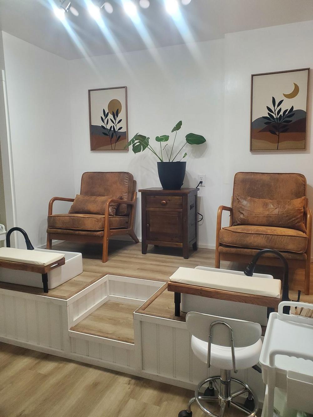 Pedicure suite